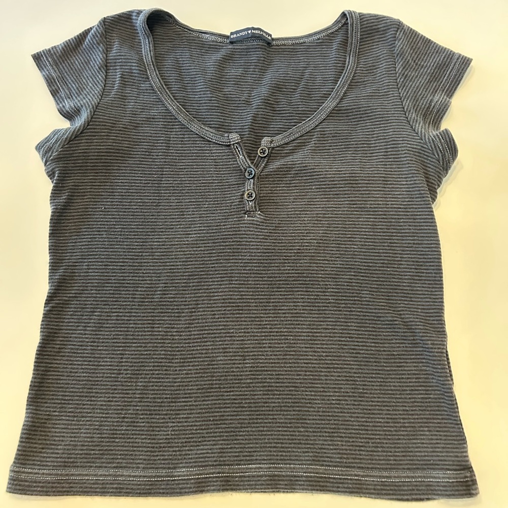 Brandy Melville short sleeve shirt